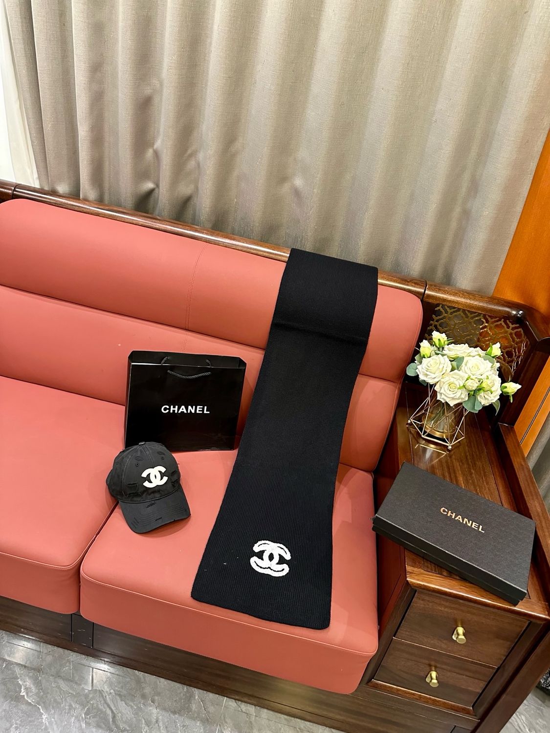 Set of scarf and hat Chanel