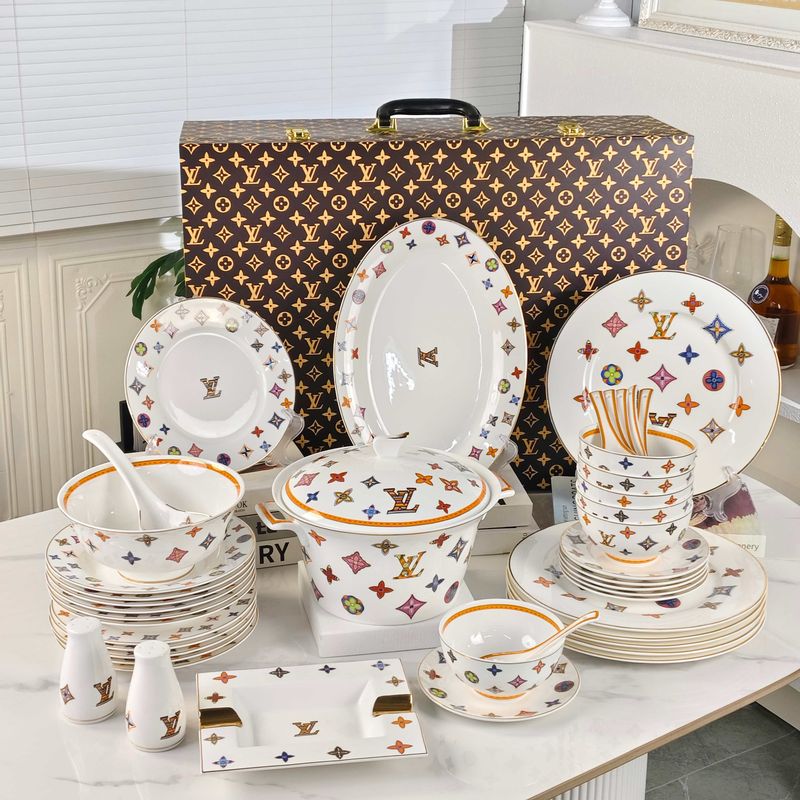 Set of dishes Louis Vuitton