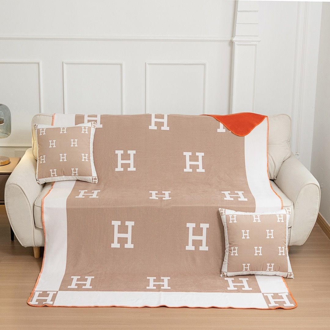 Blanket and pillow set Hermes