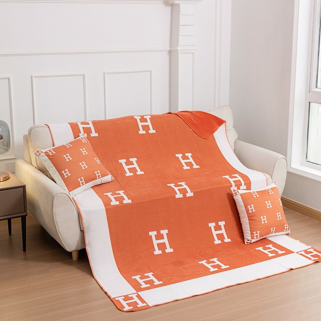 Blanket and pillow set Hermes