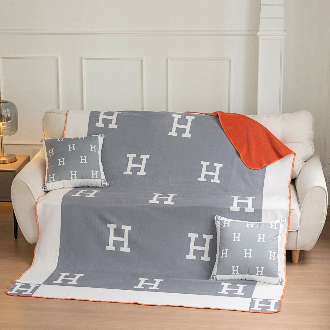 Blanket and pillow set Hermes