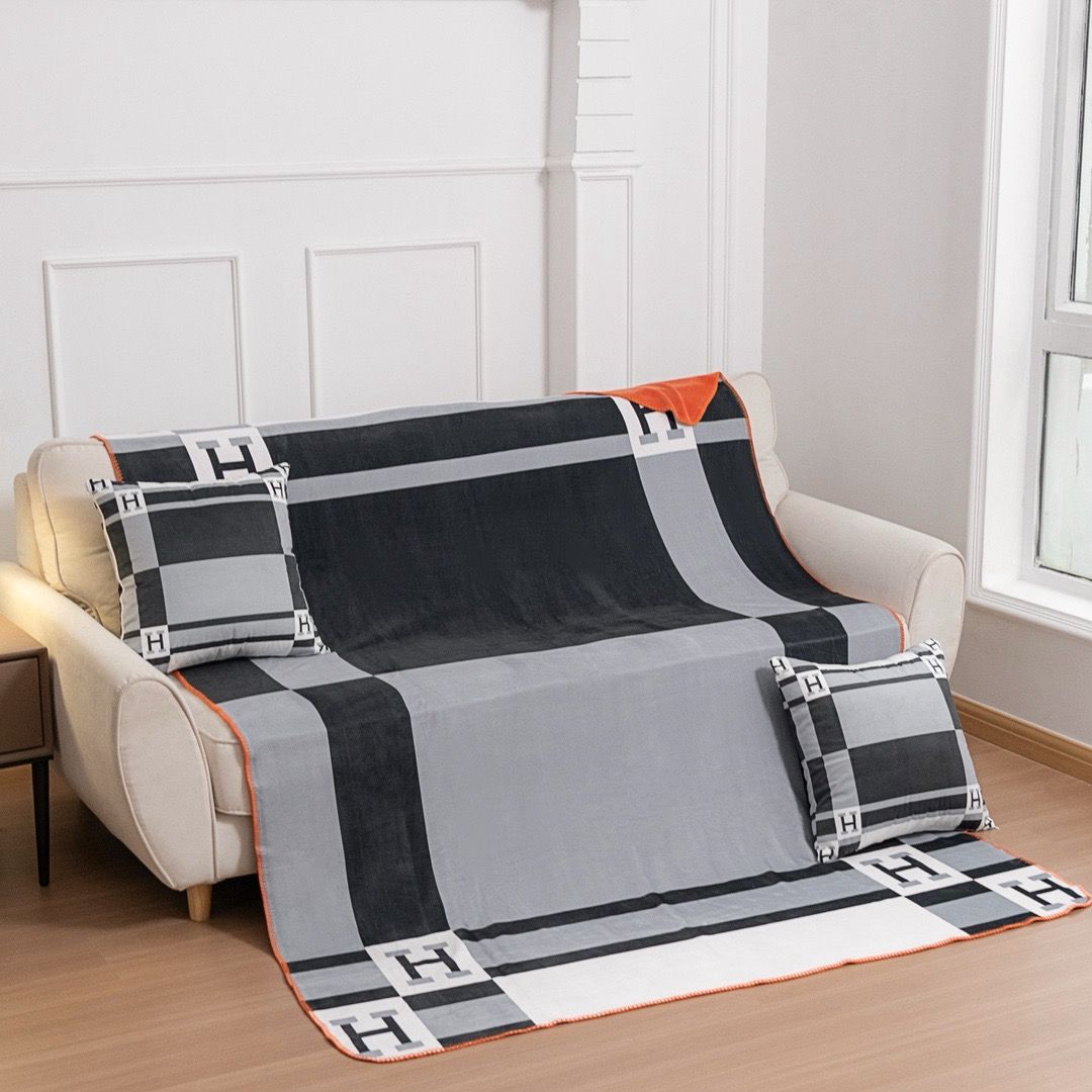 Blanket and pillow set Hermes