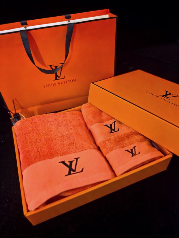 Set of towels Louis Vuitton