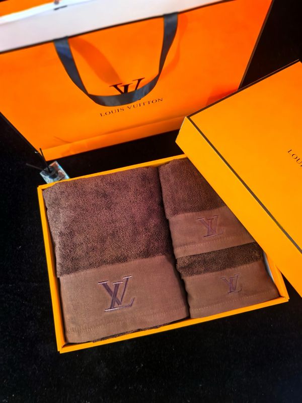 Set of towels Louis Vuitton