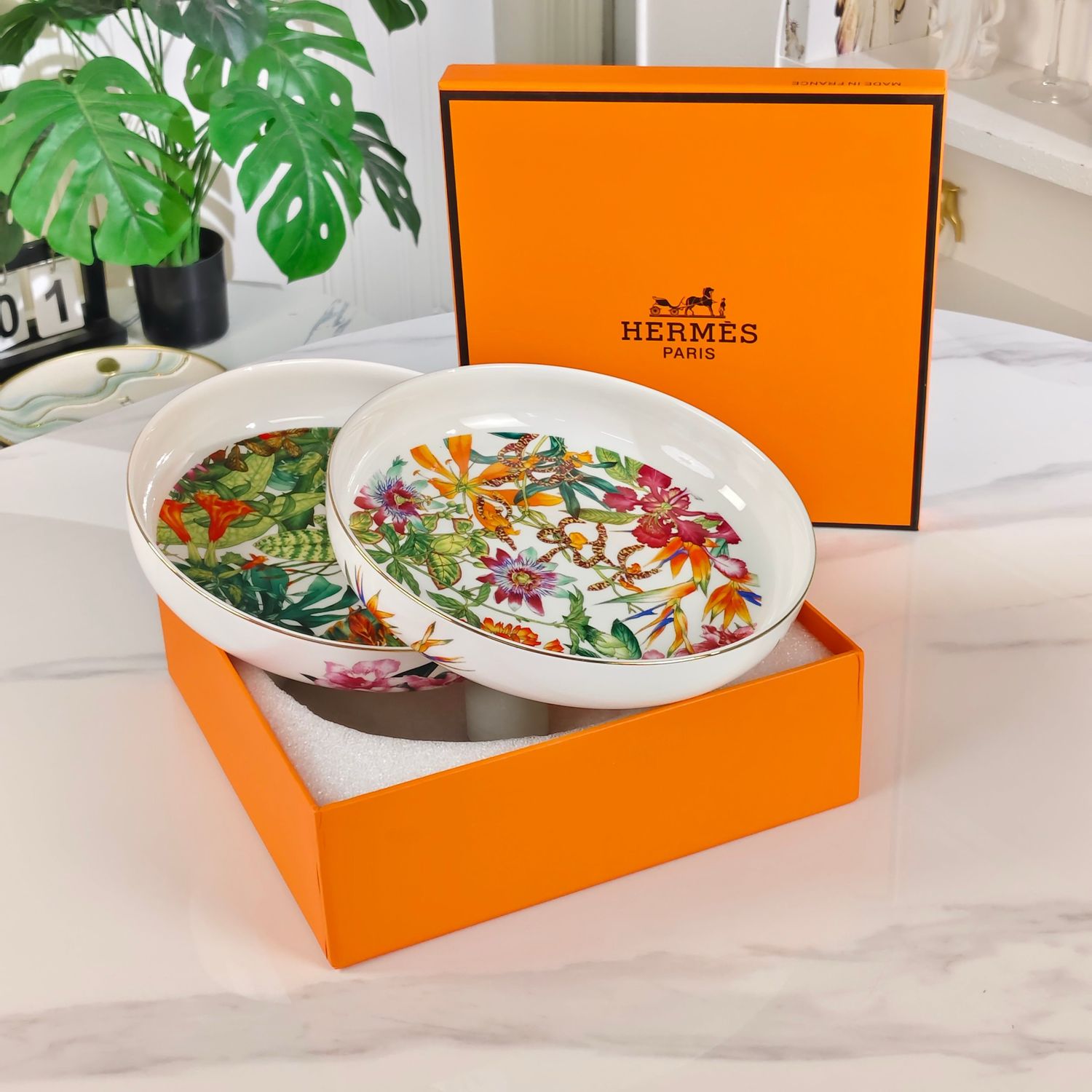 Set of plates Hermes