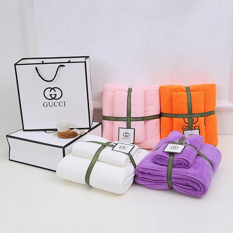 Set of towels Gucci
