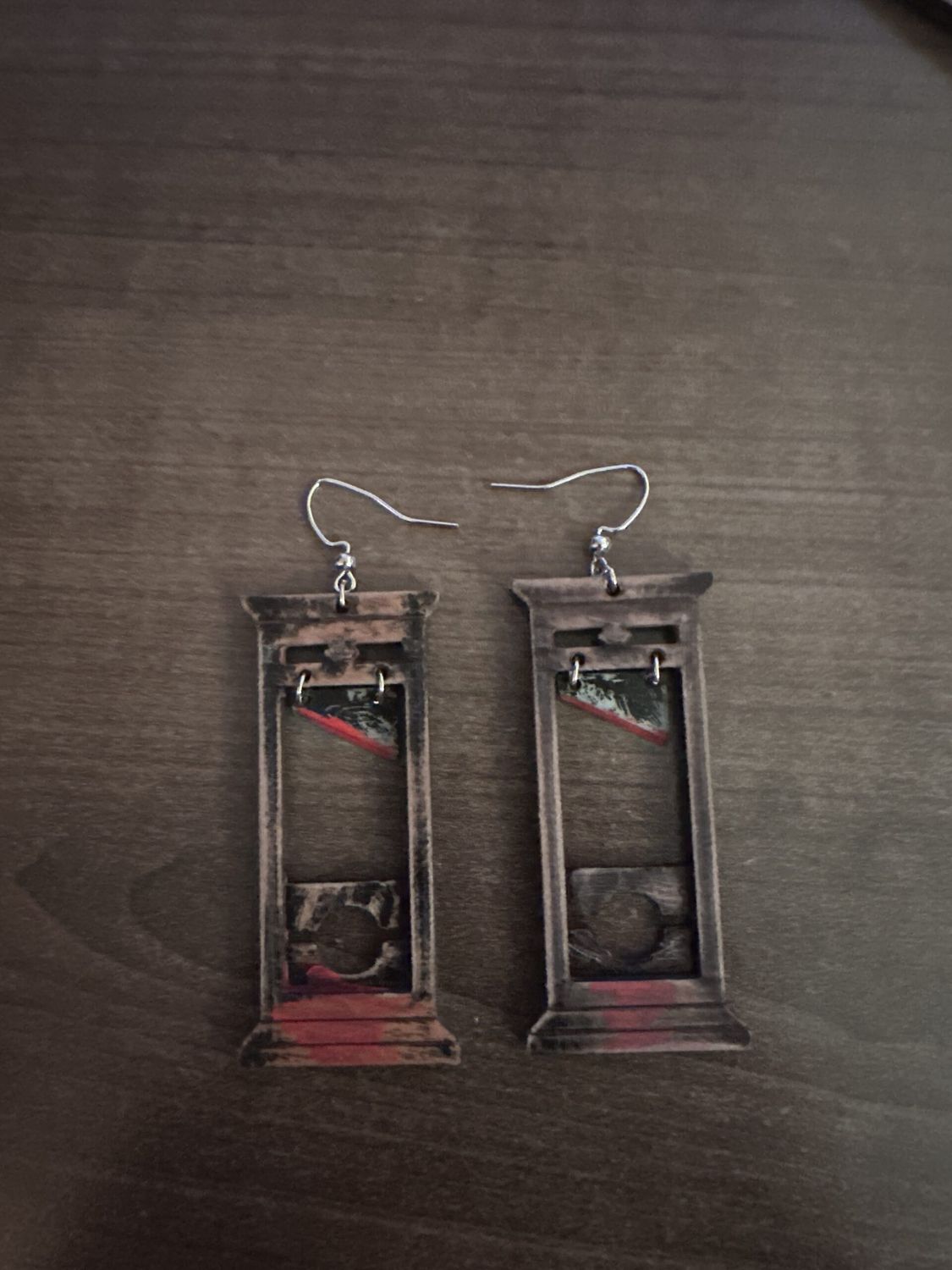 Single Guillotine Earring