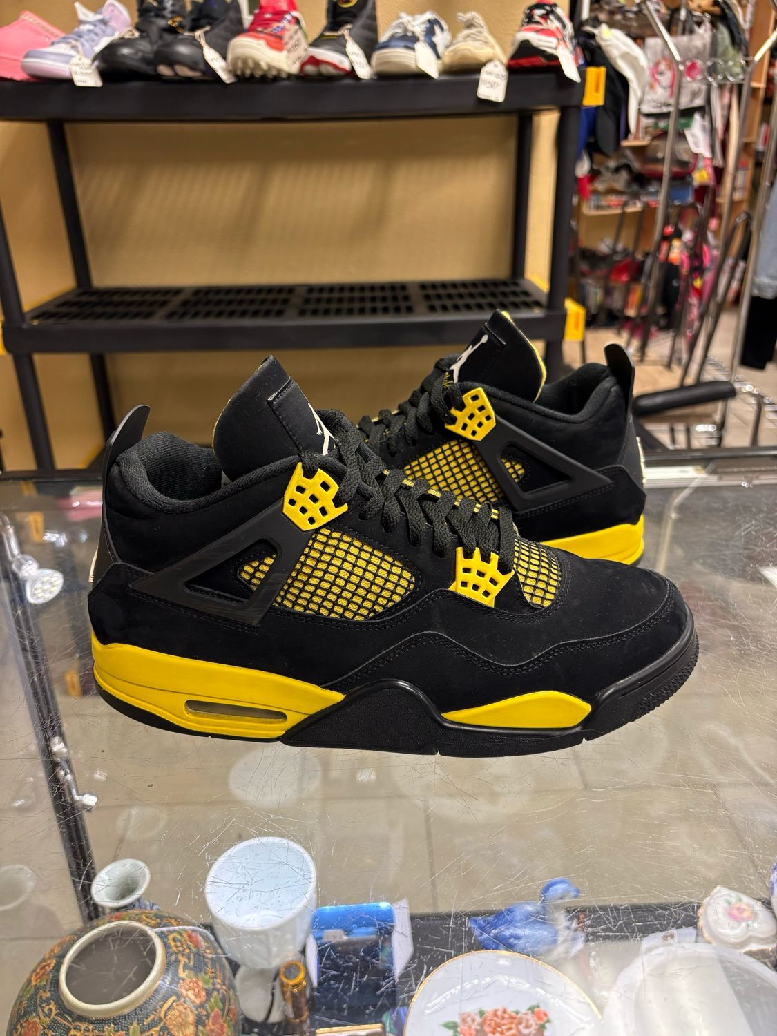 Jordan 4 Thunder (2023)