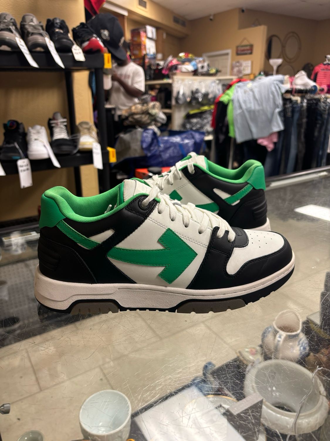 ​Off white out the office low black green trainer sneakers Size 11
