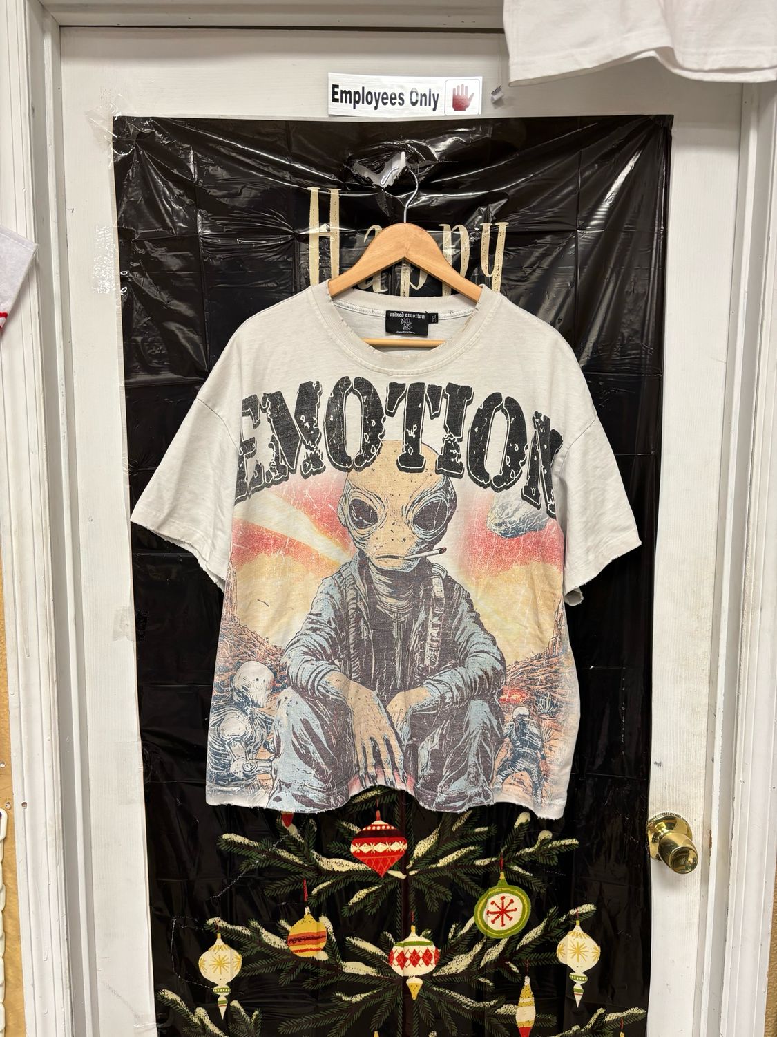 Mixed Emotion “EXO-TONAL CLOSET” Graphic Tee Alien Print 2XL