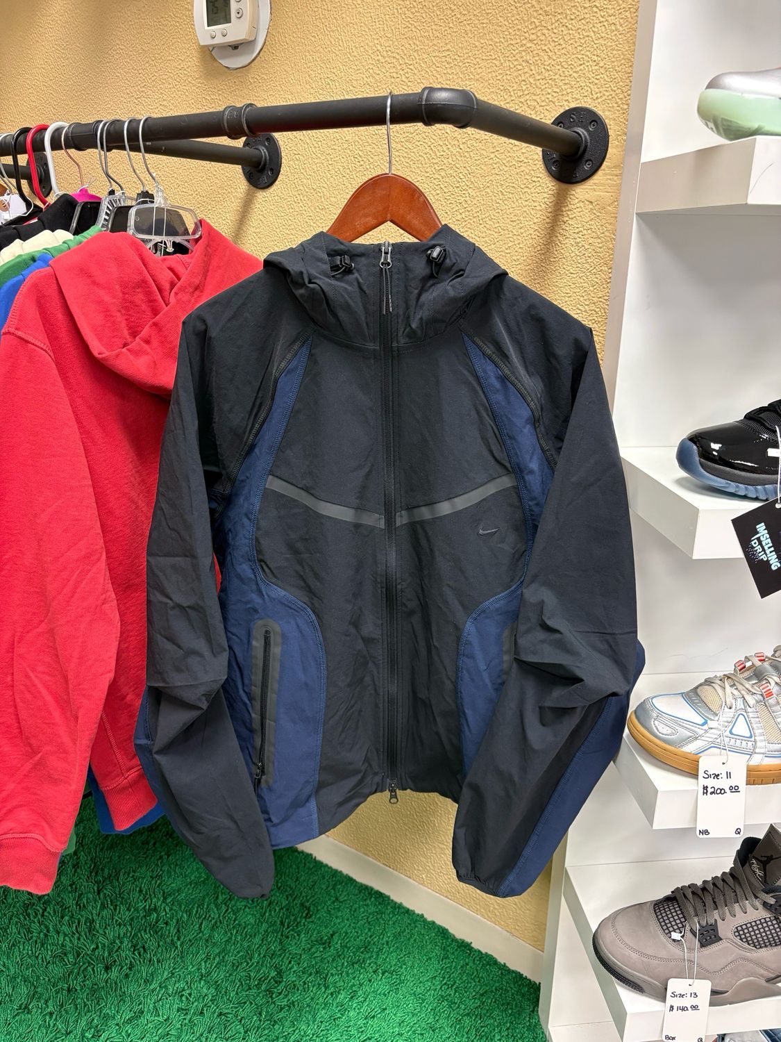 Nike Tech Panel Windbreaker Size Small