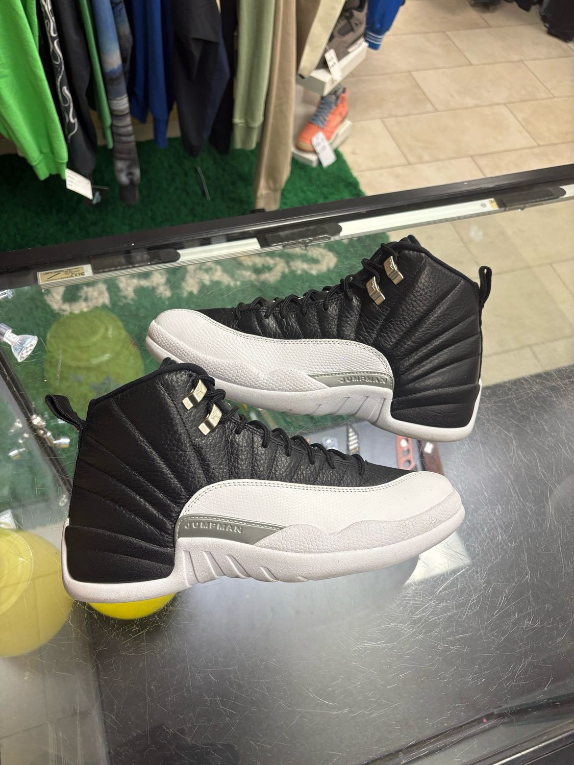 Jordan 12 playoff Size 9