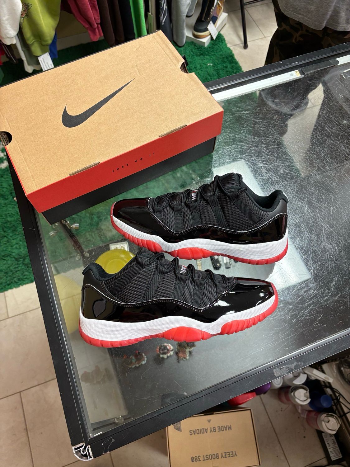 Jordan 11 Low Bred Size 9