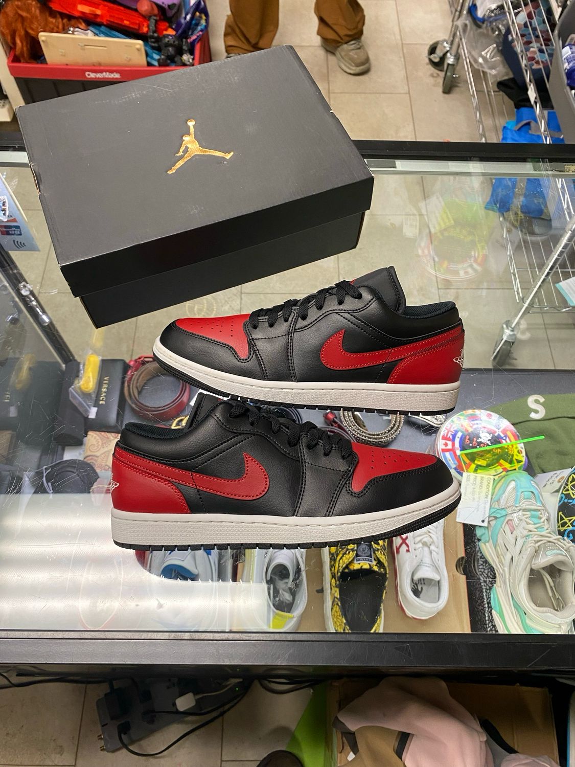 Jordan 1 Low Bred Size 8.5
