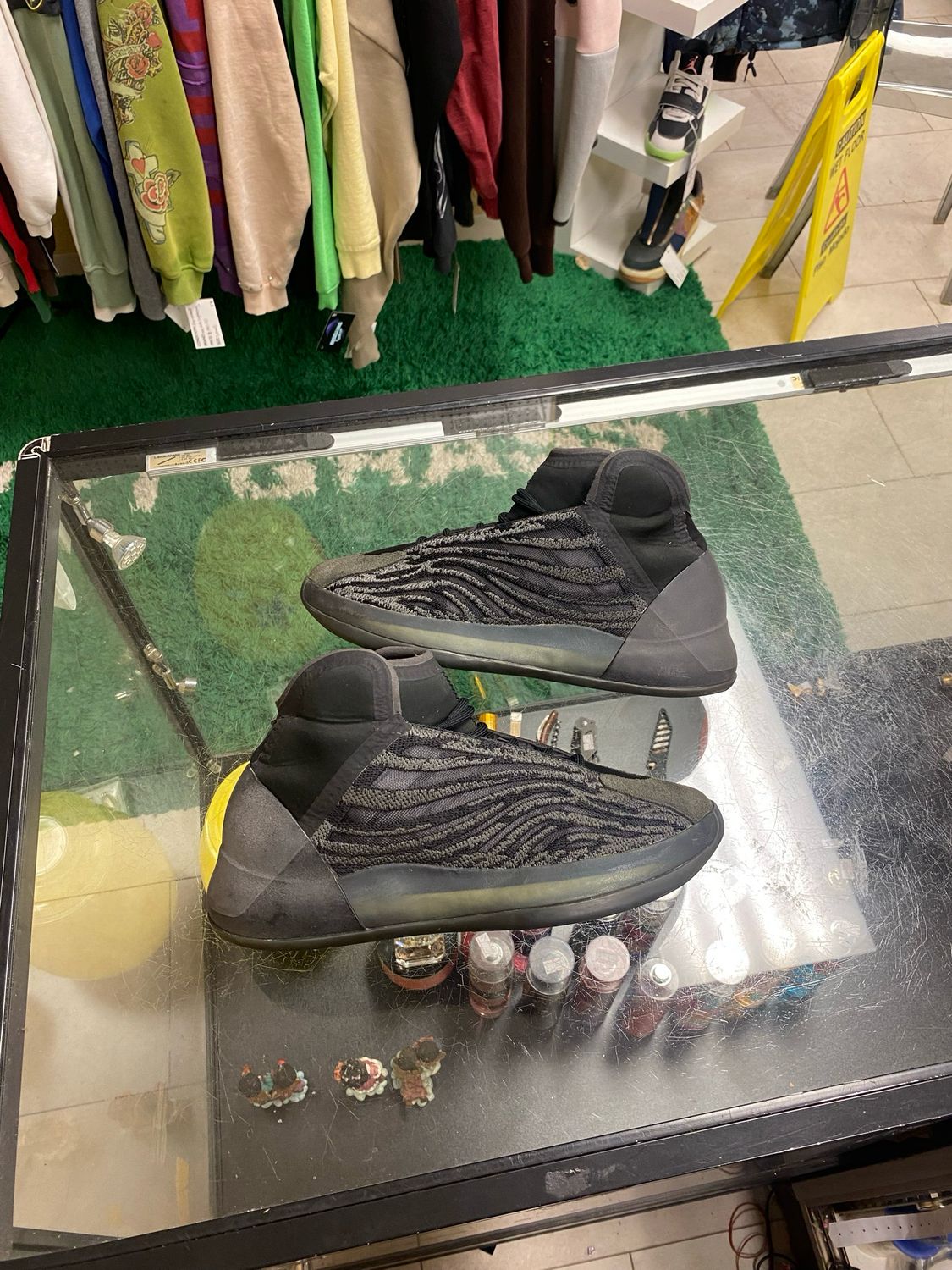 Yeezy Quantum Onyx Size 7.5