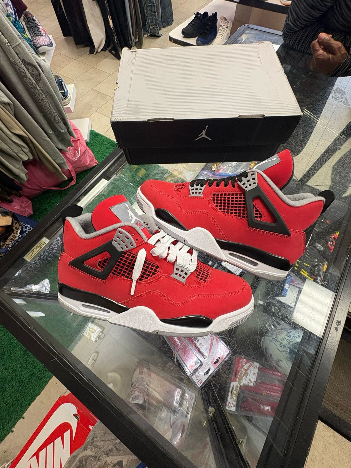Jordan 4 Toro Bravo (2025)