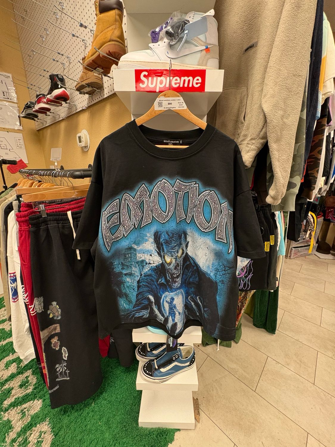 Mixed Emotions Zombie T Shirt Size XL