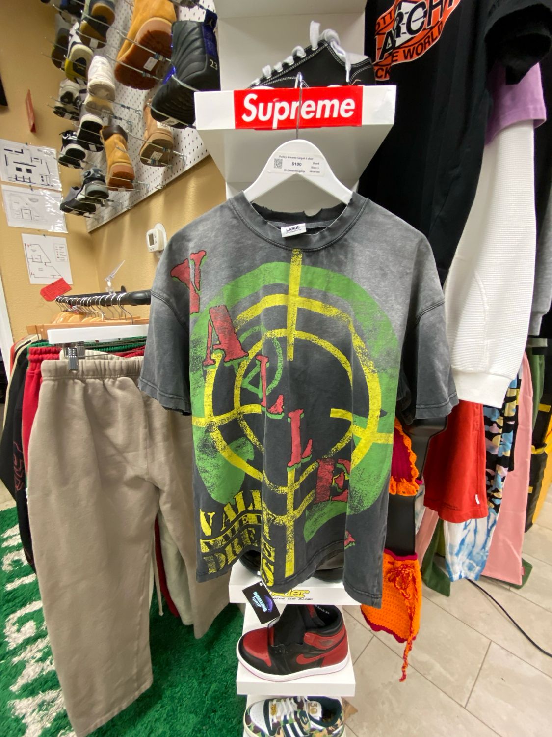 Valley Dreams T-shirt Size L