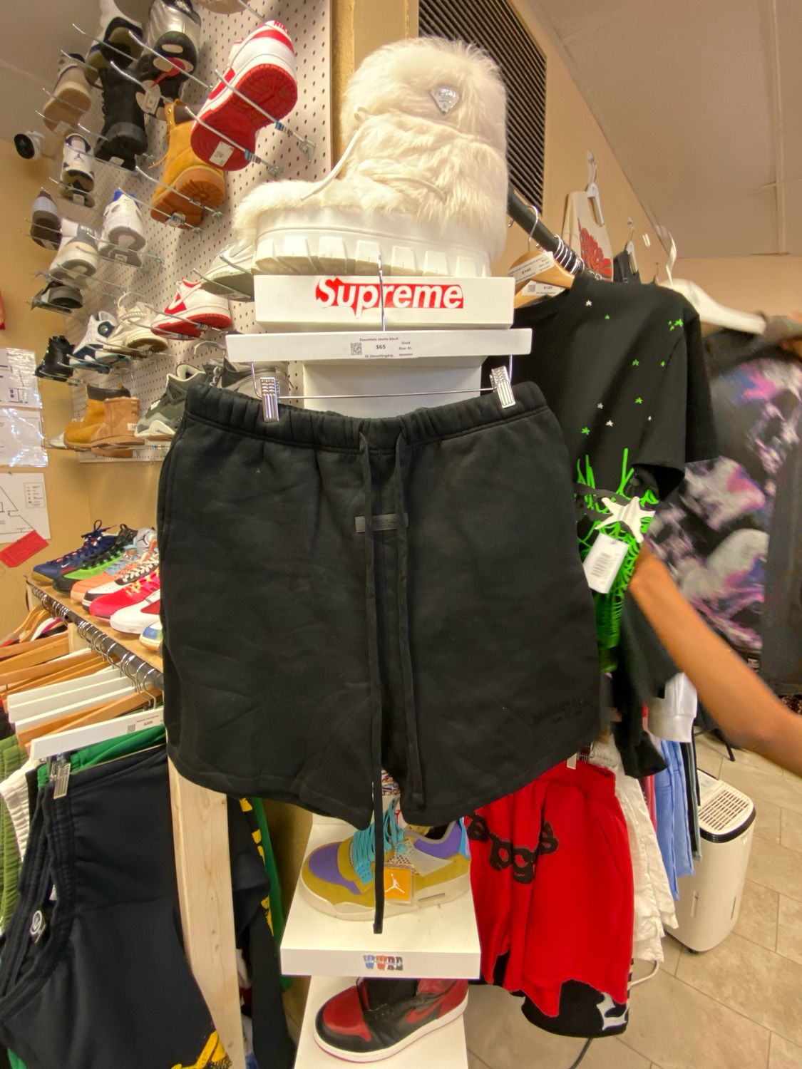 Essential Shorts Black Size XL