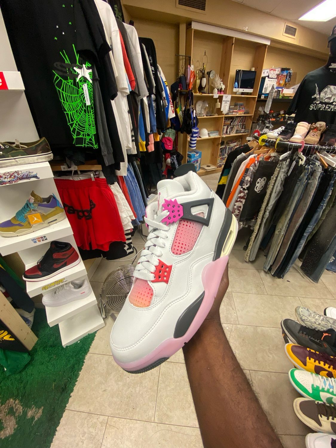 Jordan 4 Comic Size 9