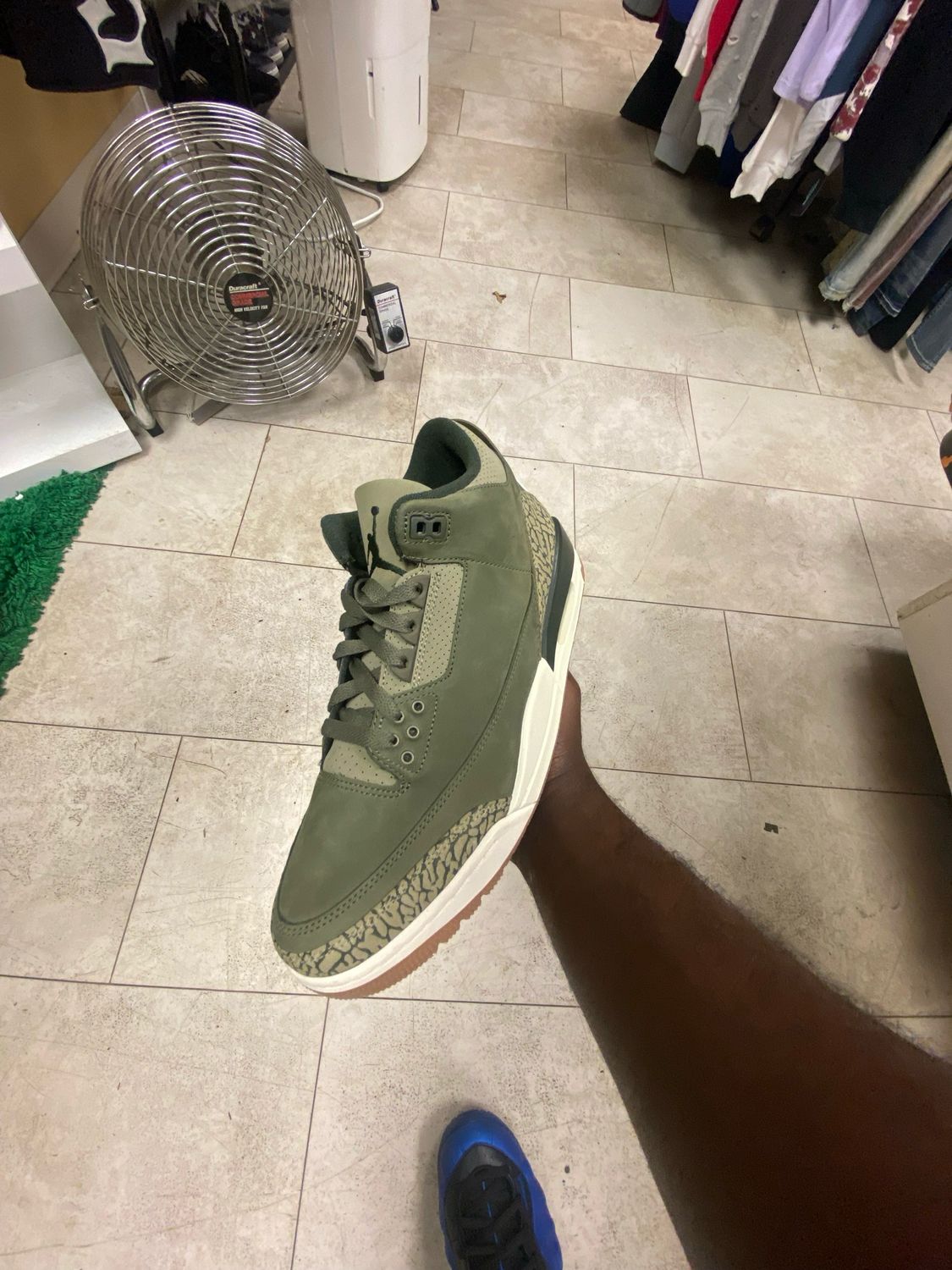 Jordan 3 Family Affair Size 9