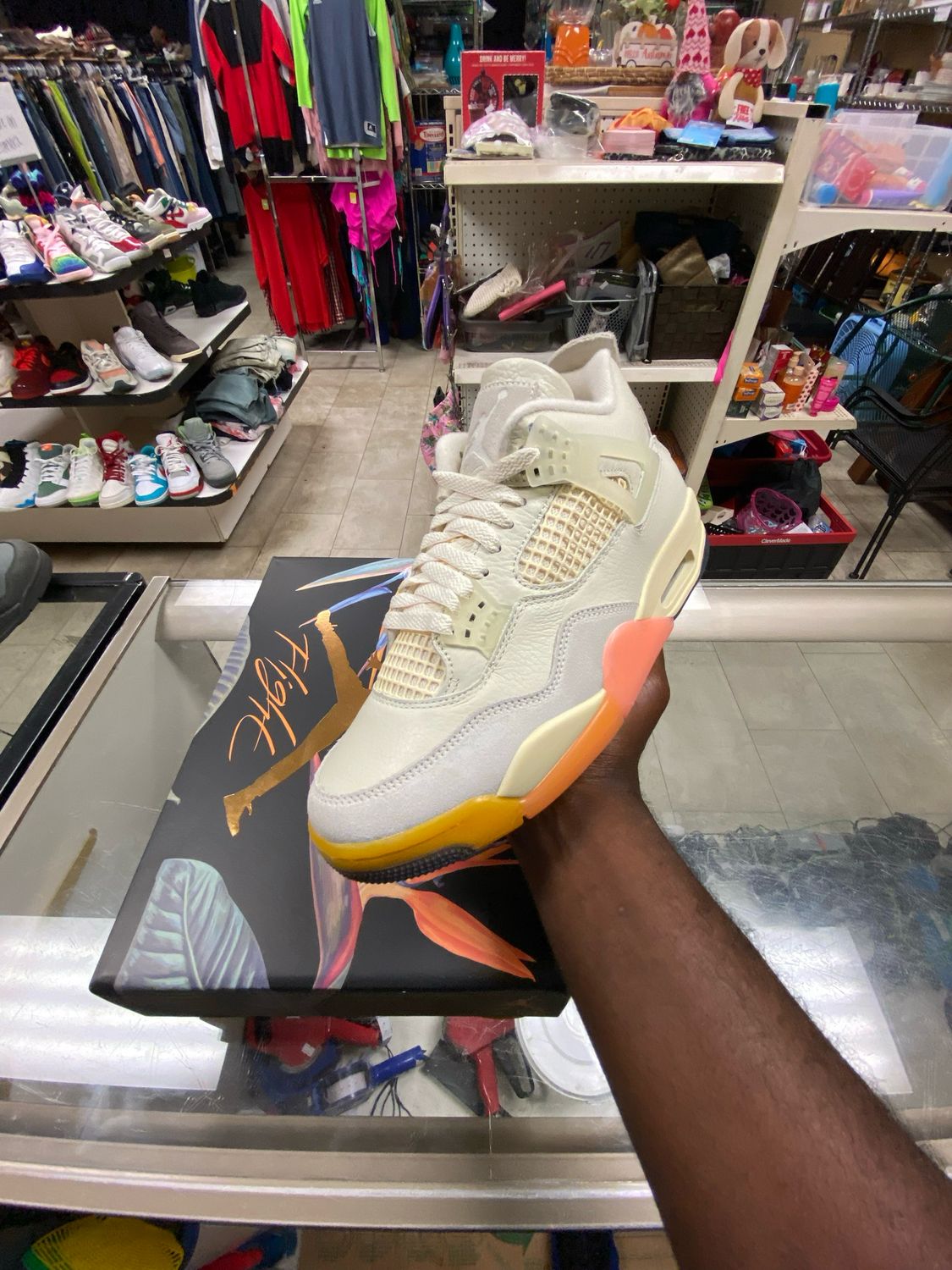 Jordan 4 Birds Of Paradise Size 9W/7.5M