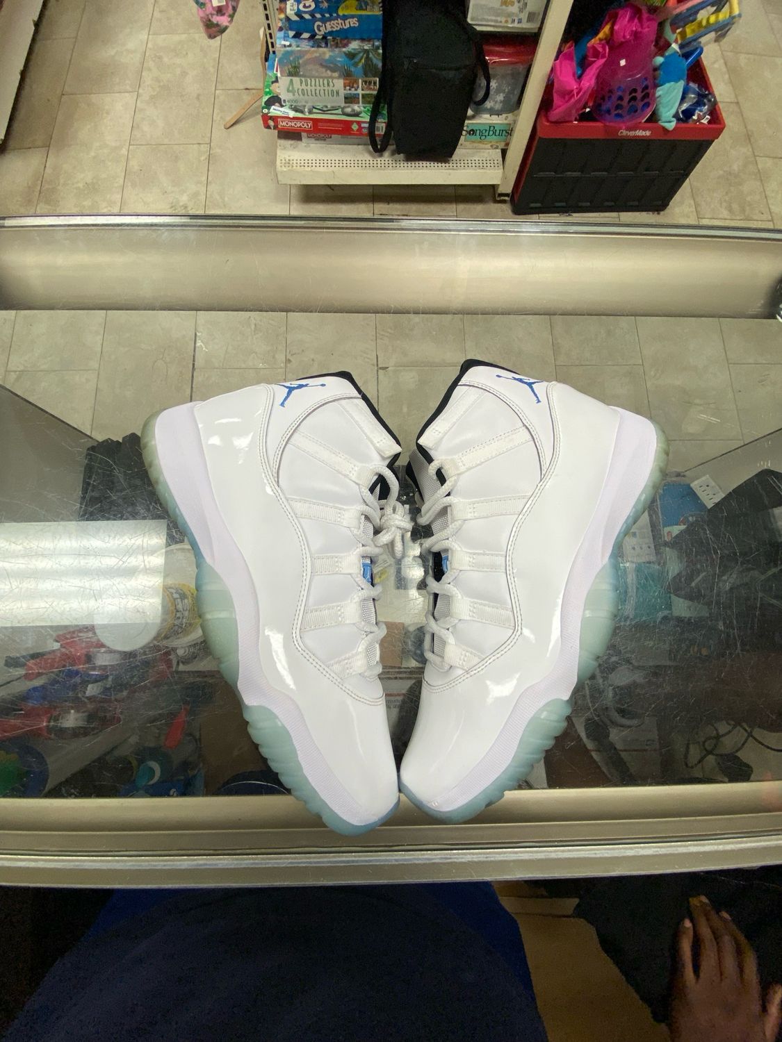 Jordan 11 Legend Blue Size 10