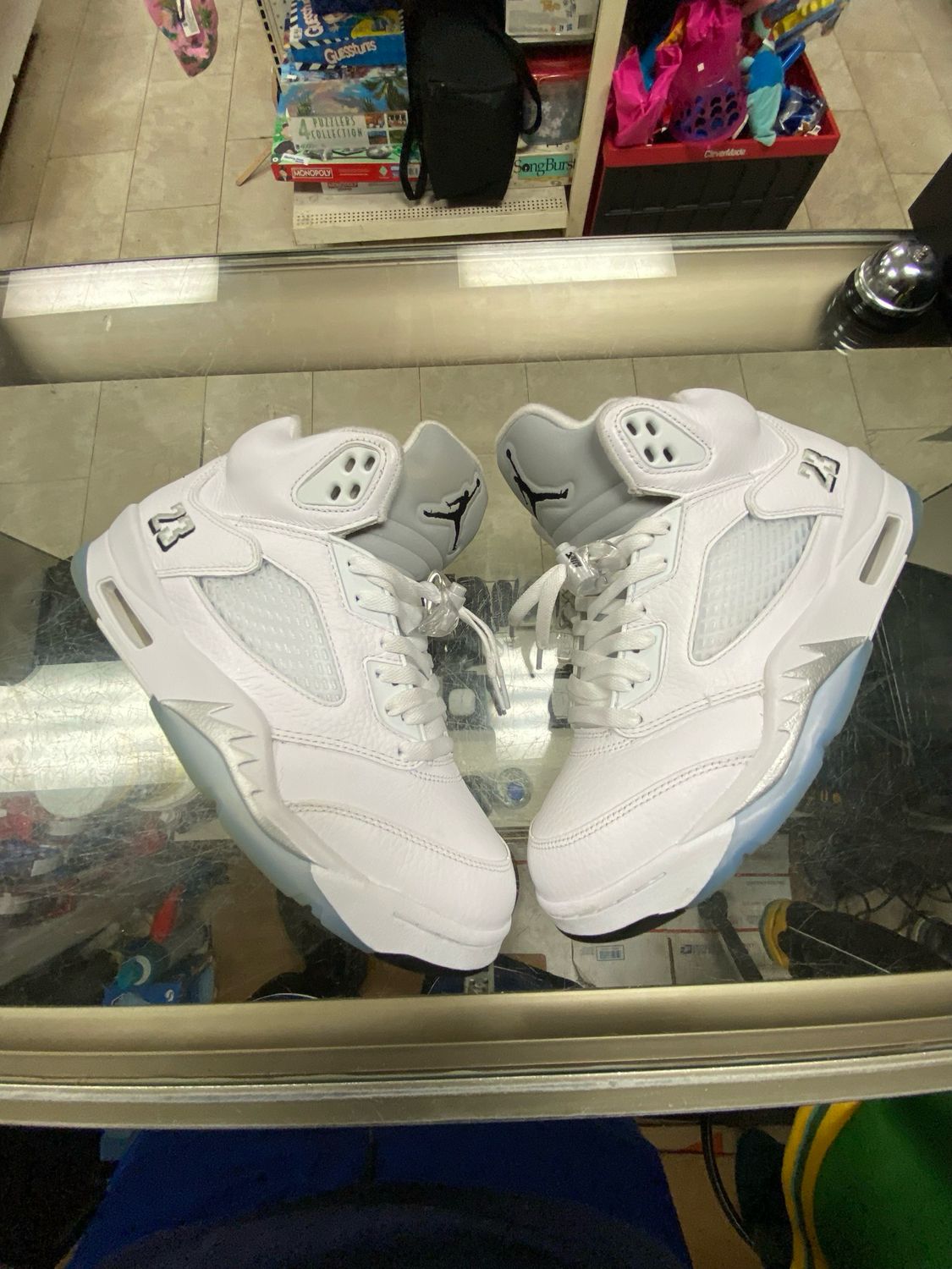 Jordan 5 White Metallic Size 9.5
