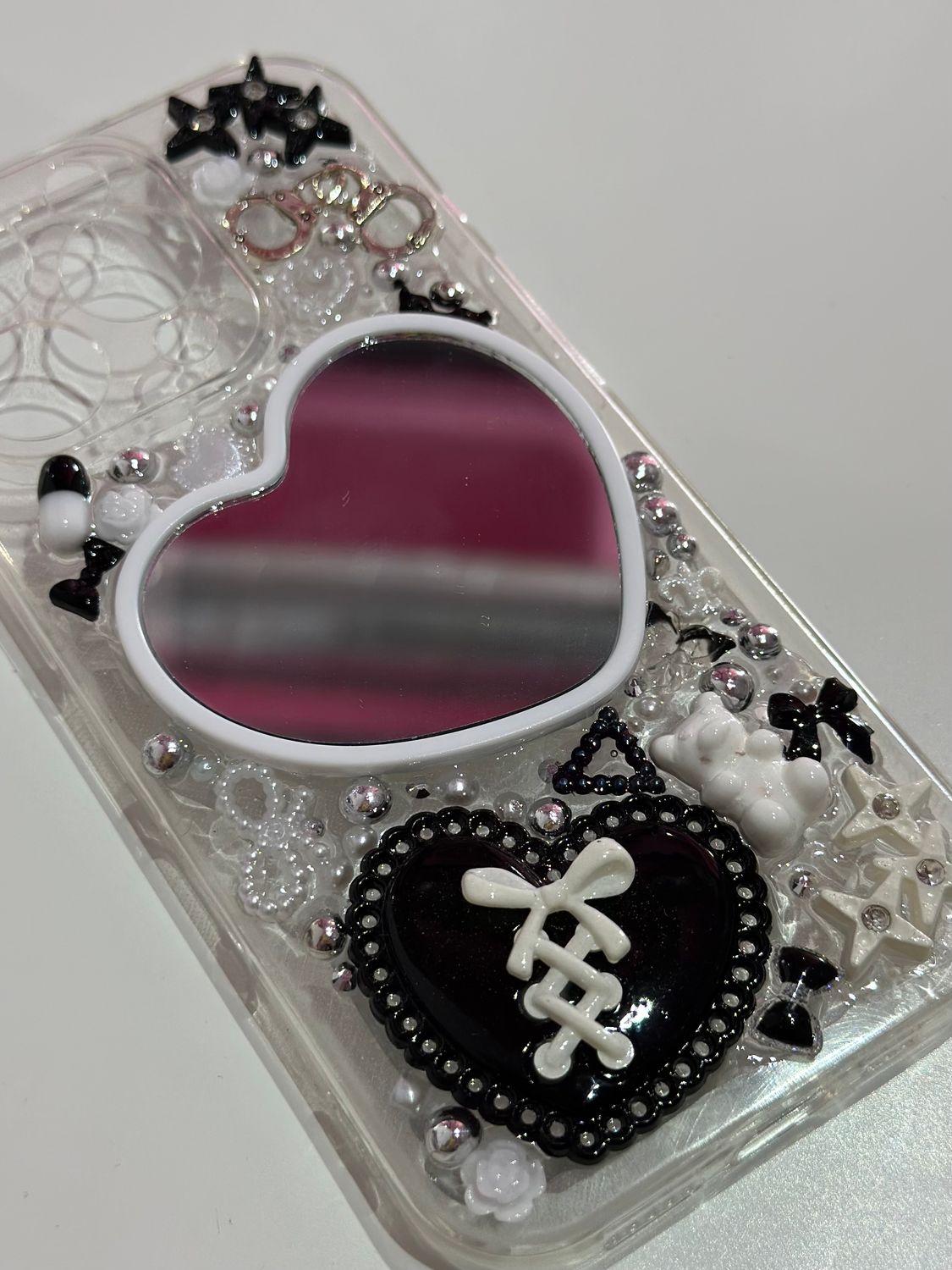 BROKEN BLACK - IPHONE CASE