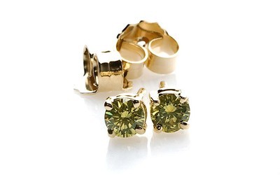 Olive Diamond Earrings 0.30TCW 天然橄欖綠彩鑽 黃金耳環
