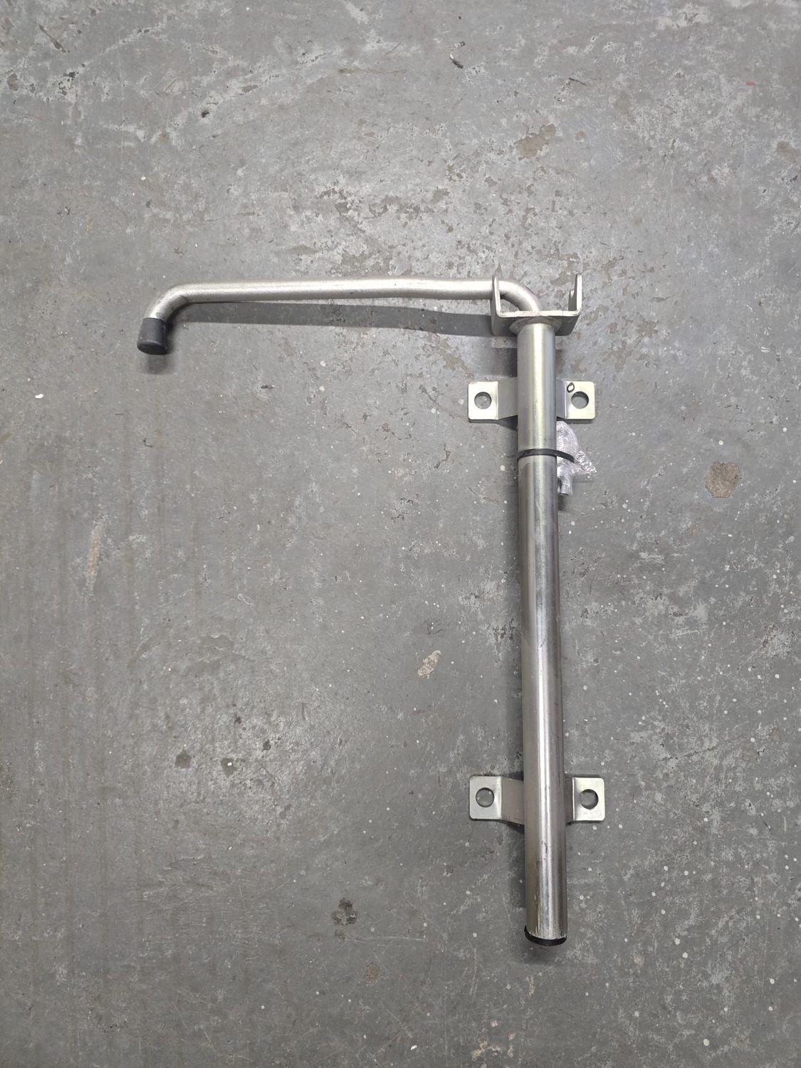CO.ME.AR Spring-Loaded Door Retainer
