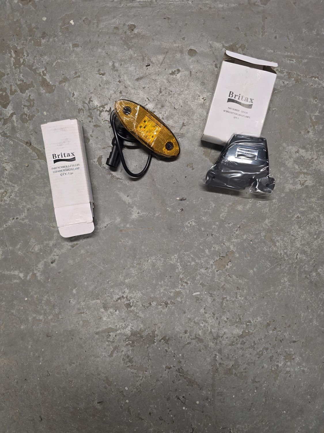 Britax LED Marker Light & Bracket Kit