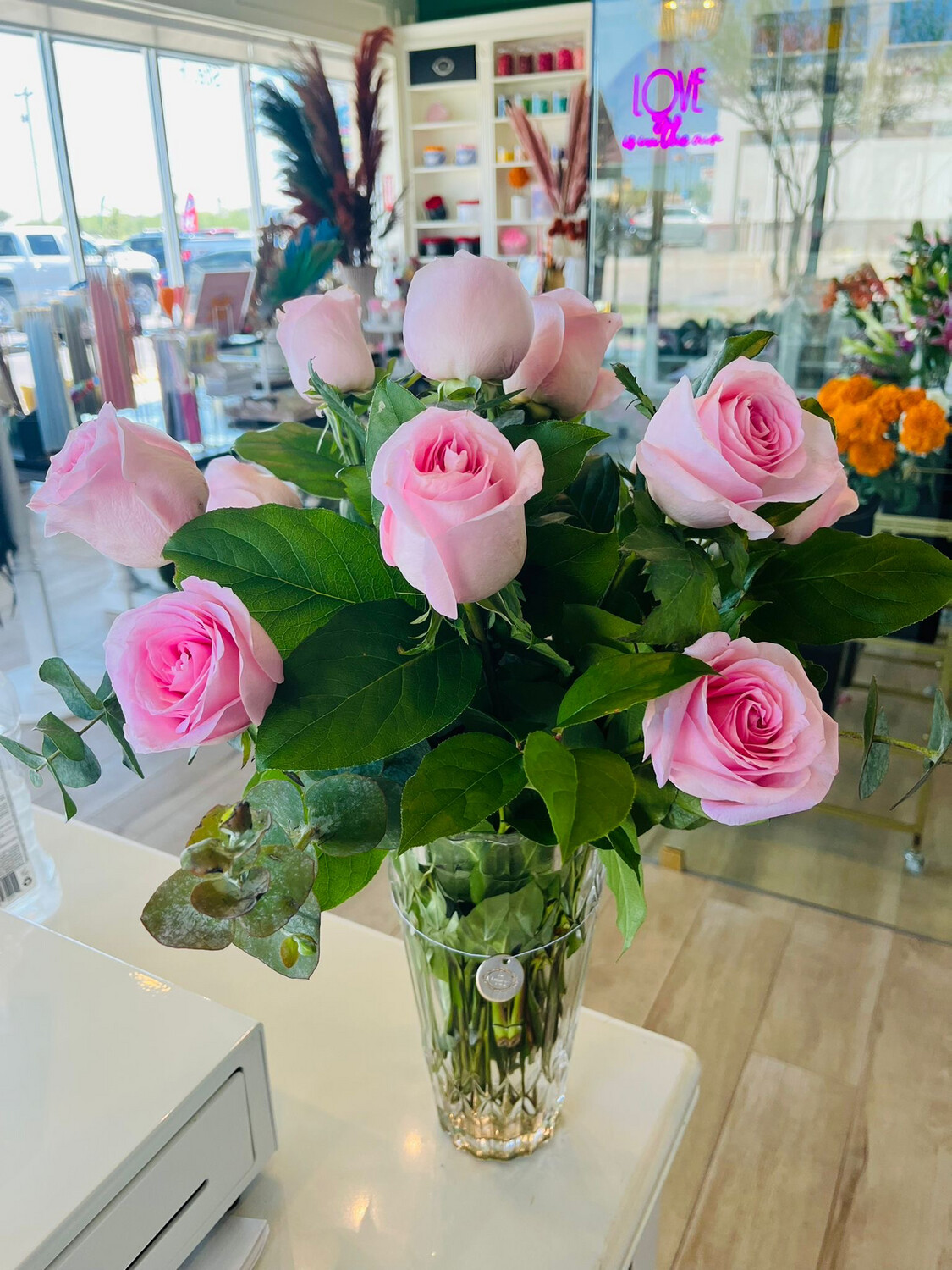 Roses In Signature Vase 12 Roses In Signature Vase 12