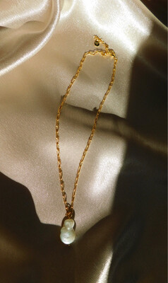 Ari Pearl Gold Necklace (Sterling Silver 18k Gold Plated) Ari Pearl Gold Necklace (Sterling Silver 18k Gold Plated)