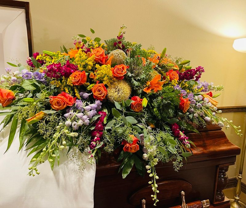 Deluxe Garden style casket piece