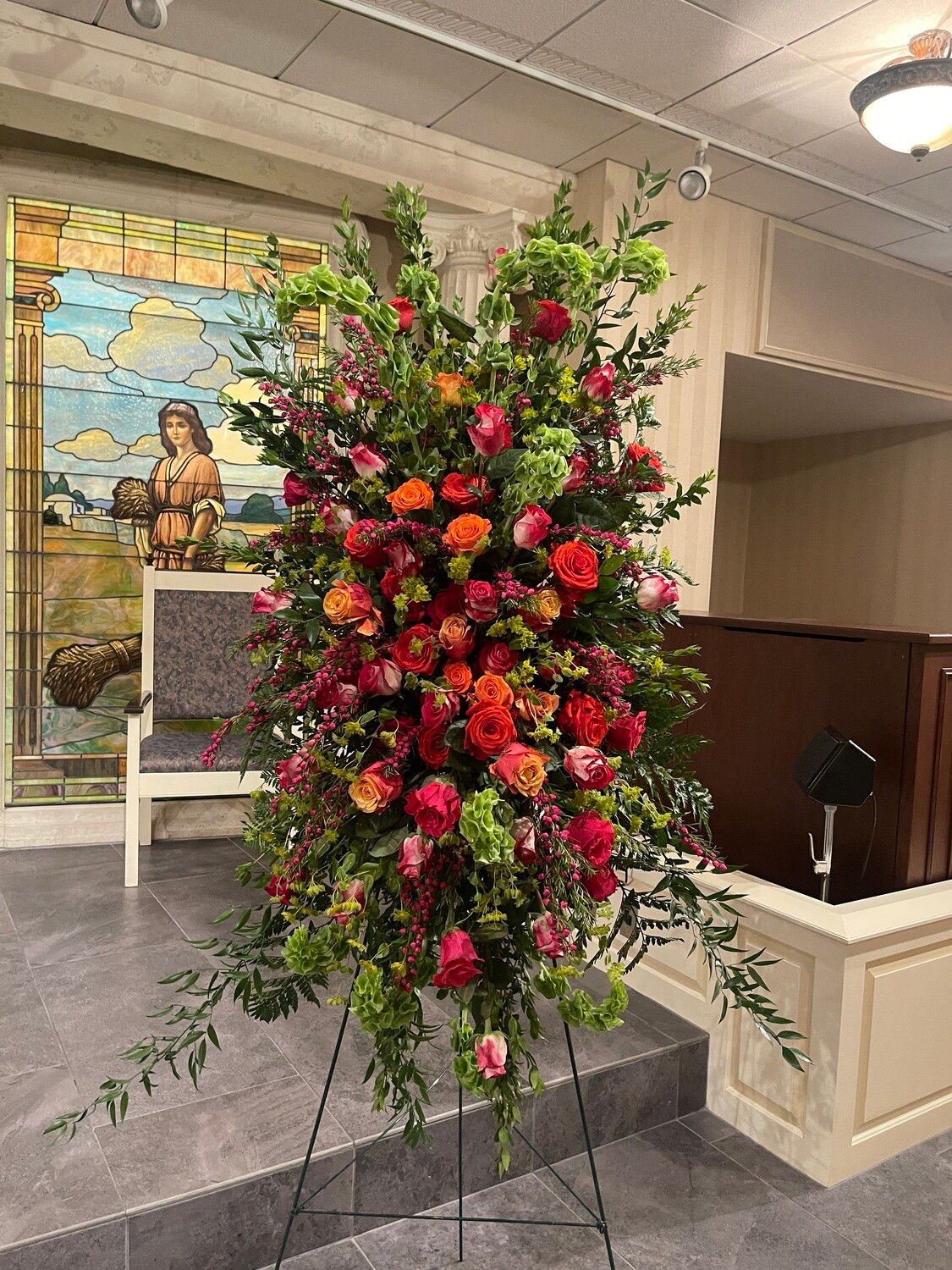 Large standing rose easel