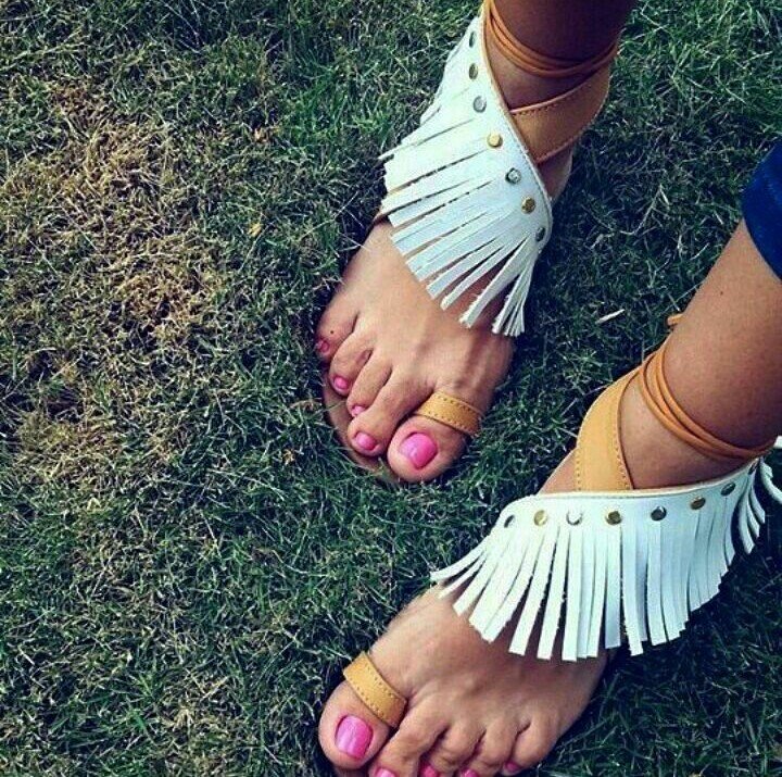 Crossed black and Brown Sandals