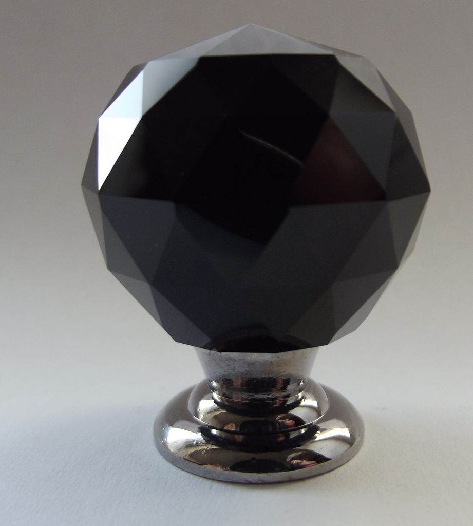 HD-MBS-11  Czarny Kryształ 3 cm, stopka chrom