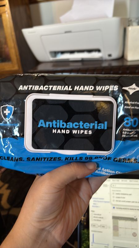 antibacterial wipes