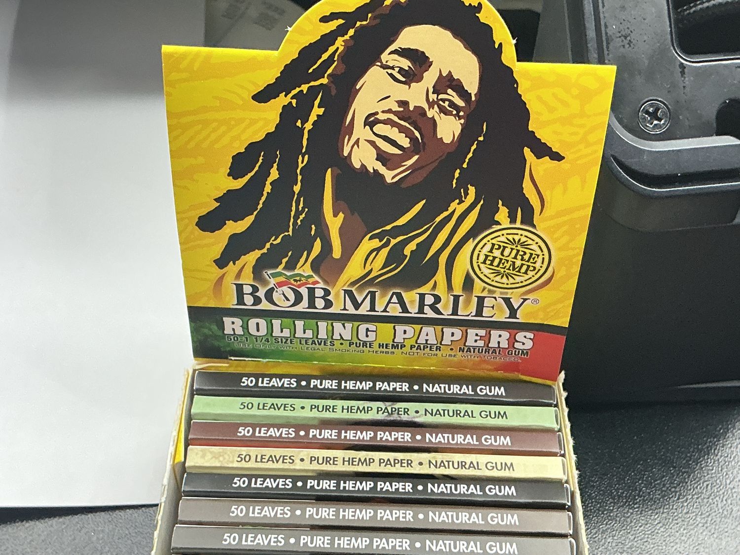 BOB MARLEY ROLLING PAPERS, Size: 1 1/4 Size Leaves