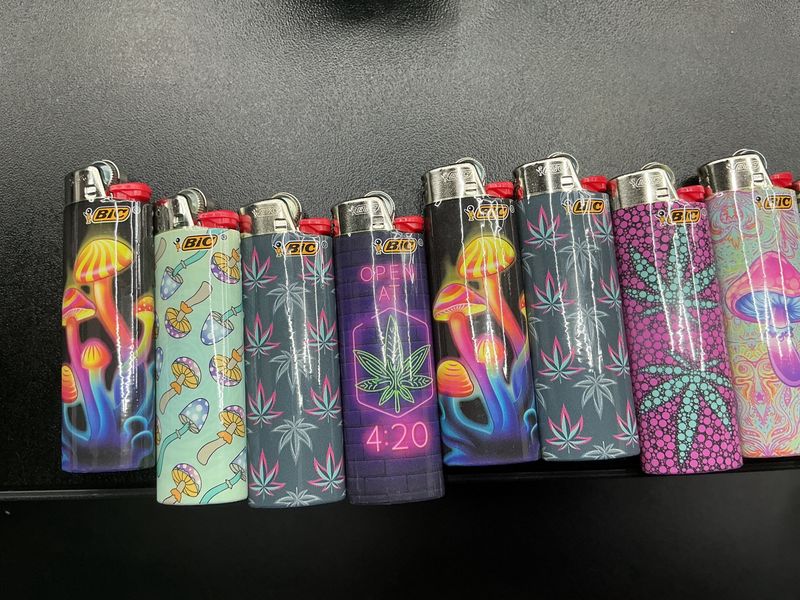 BIC LIGHTERS 50-count tray