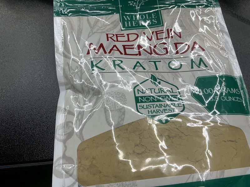 RED VEIN MAENG DA KRATOM 100G  powder