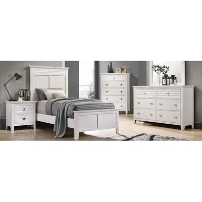 Cottage Bay White Queen Bed, Dresser, Mirror