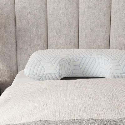 Bella Frost Curve Pillow Bella Frost Curve Pillow