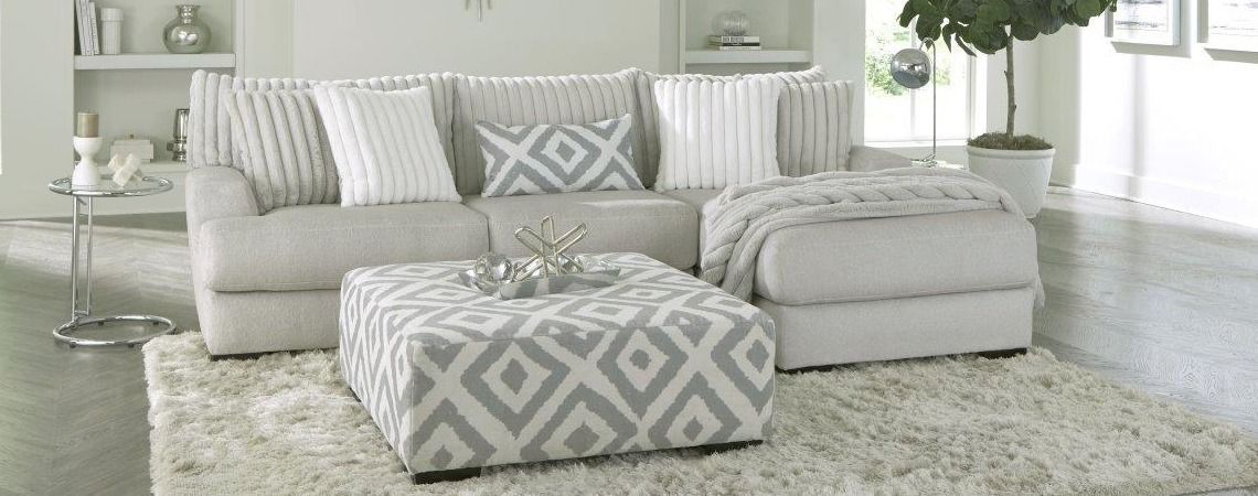 938 Cloud Heights Silver Loveseat