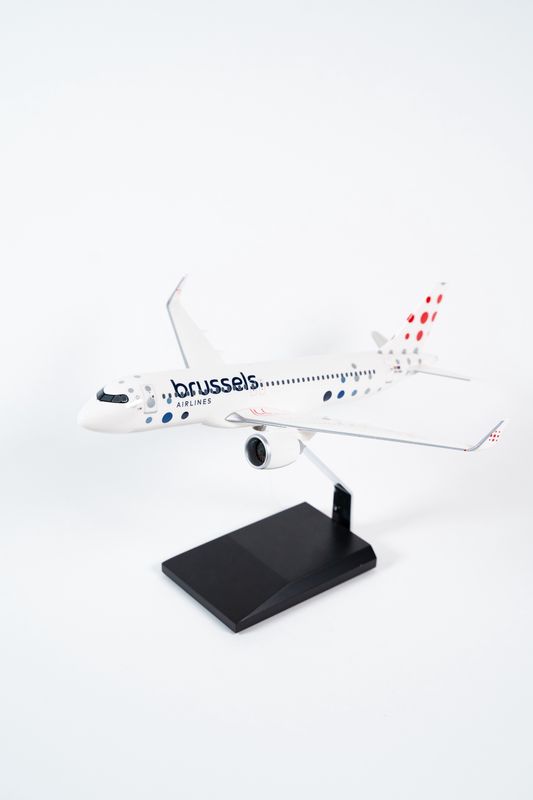 Brussels Airlines A320neo OO-SBA 1:100