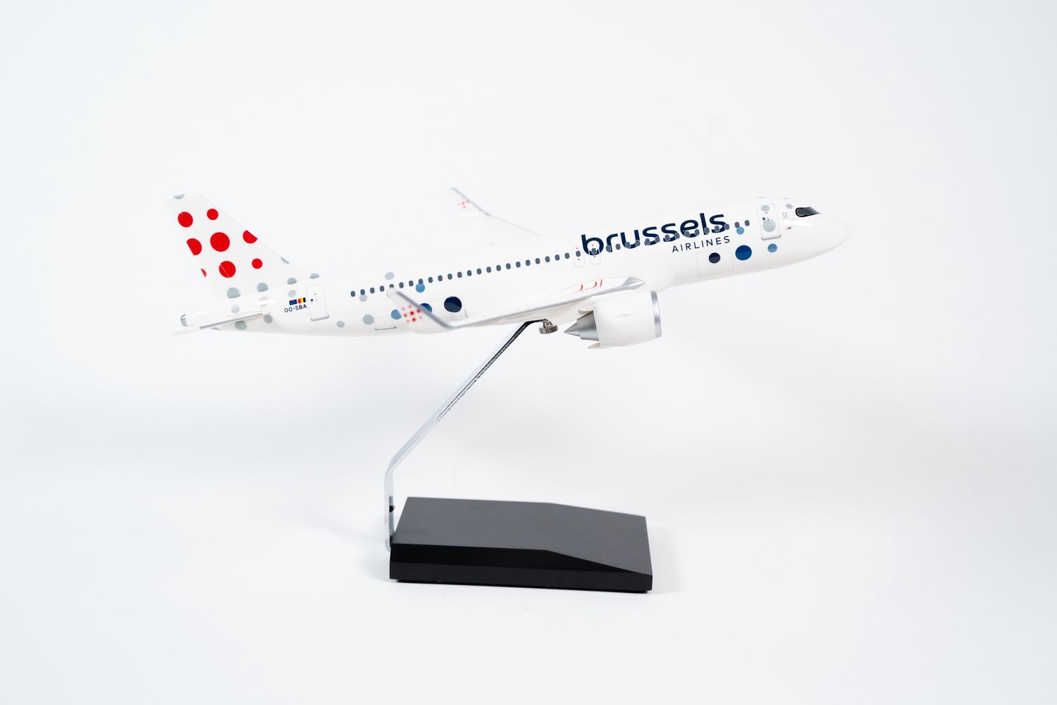 Brussels Airlines A320neo OO-SBA 1:100