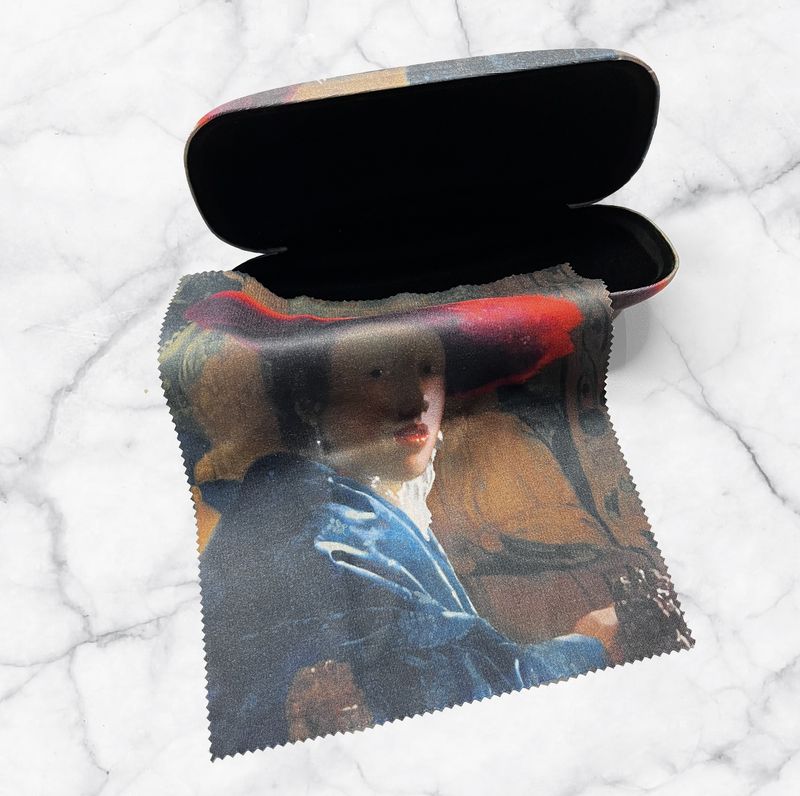 Glasses case + Lens cloth - J.Vermeer "Girl with a red hat"