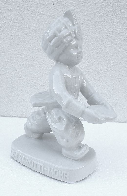 3 weiße Sarotti Mohre a 21 cm. 1 Set a 3 Stück