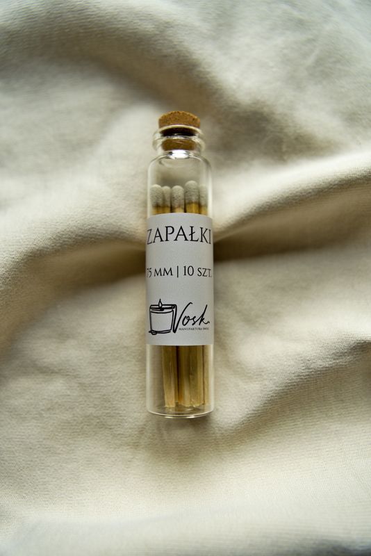 Zapałki w szklanej butelce z korkiem